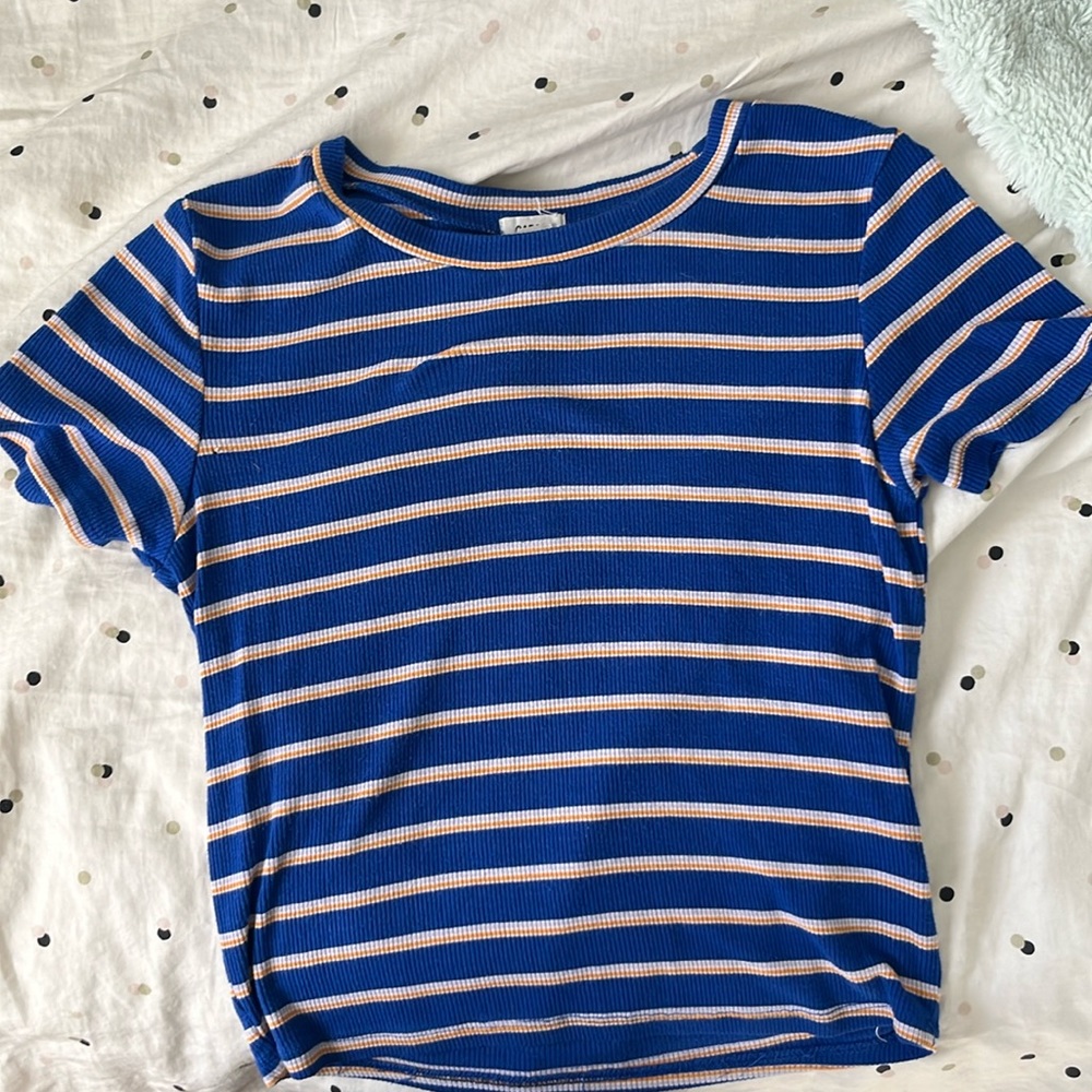 Blue tee shirt with white and yellow stripes